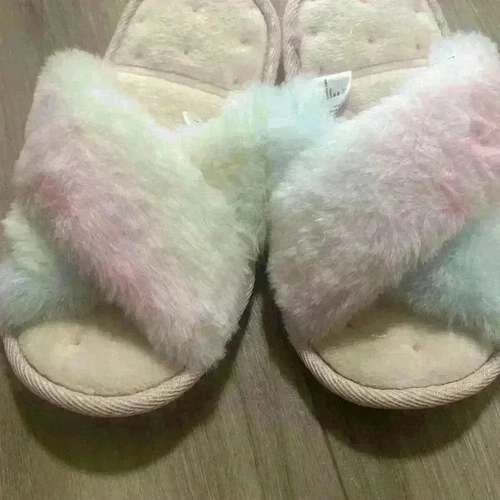 Fluffy slippers  size 13-1 totes - Picture 4 of 4